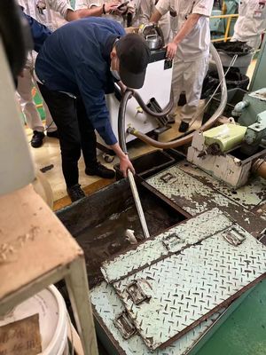 Özel CNC Soğutucu Tank Temizleyicisi Çamur Temizleme için CNC Soğutucu Filtre Sistemi